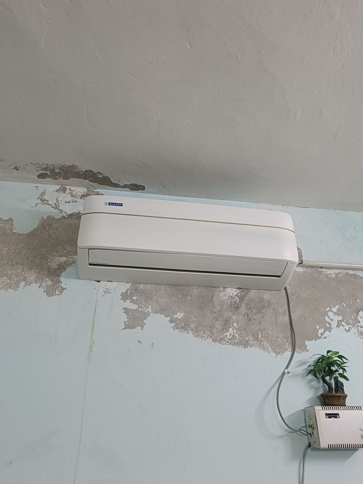 Blue Star 1.5 Ton Split AC, photo 2 of 4