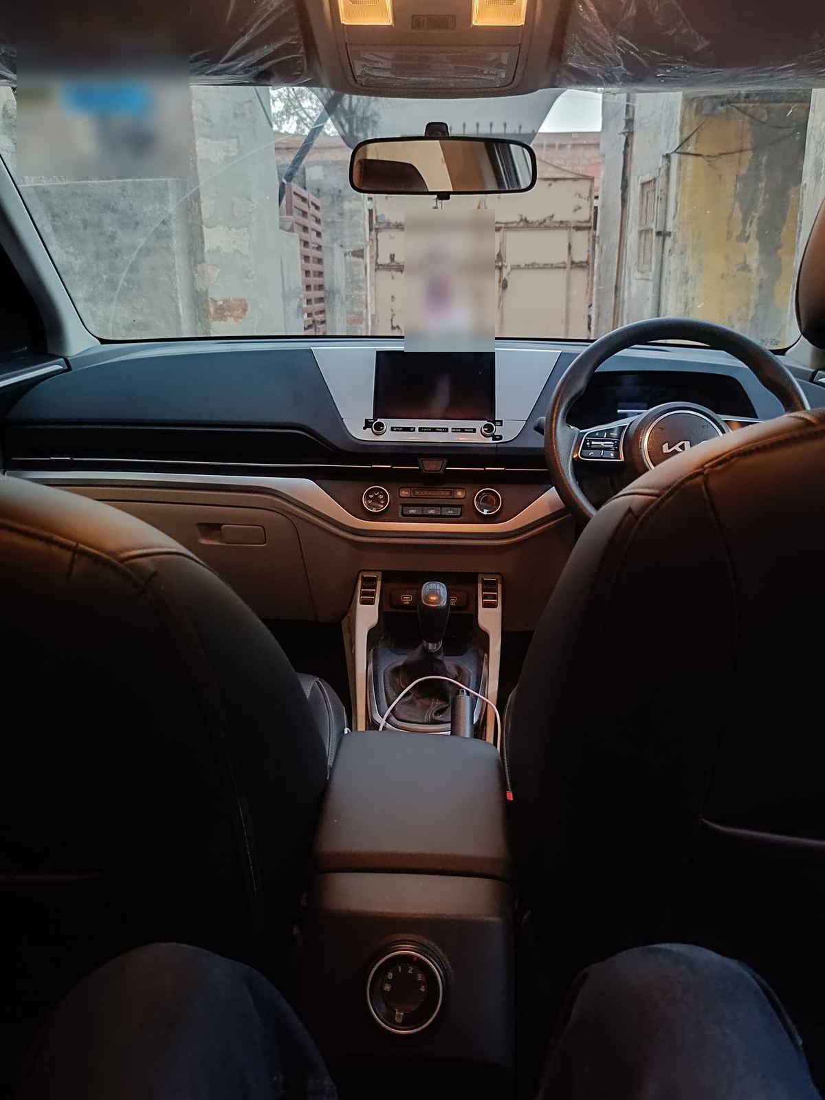 Kia Carens Premium (O), photo 8 of 15