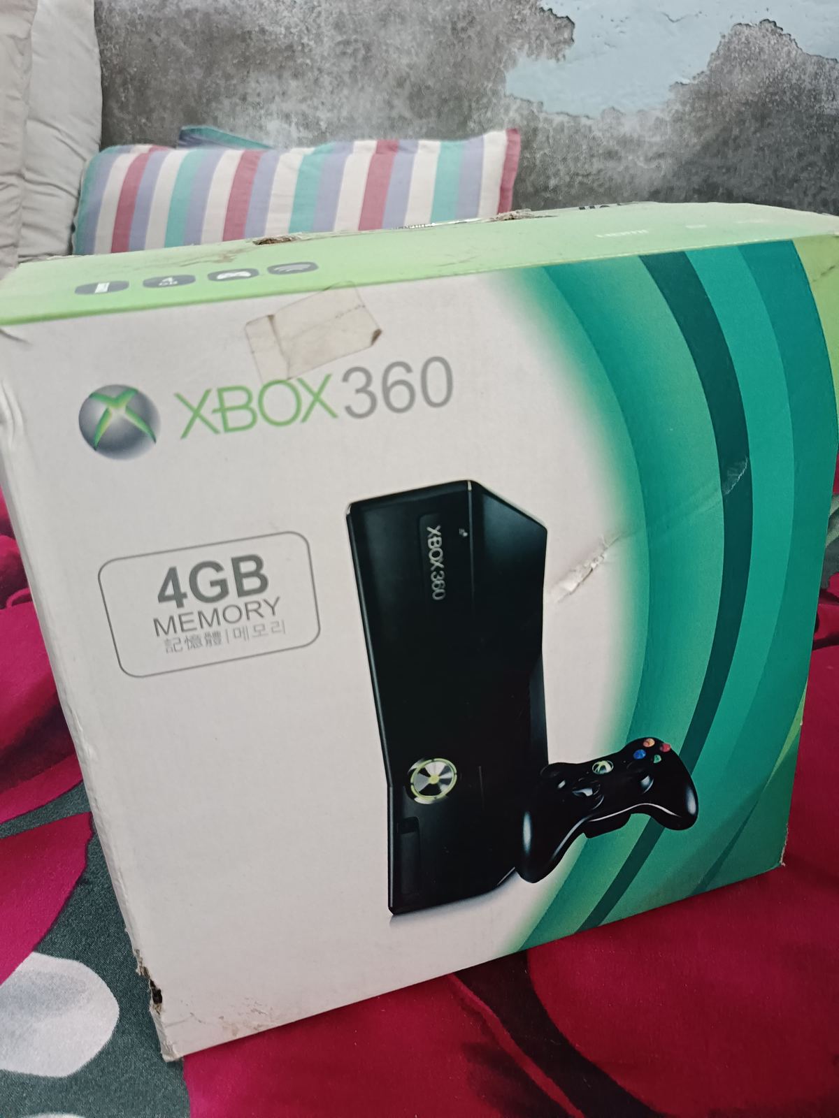 Xbox 360 (4 GB), photo 1 of 1